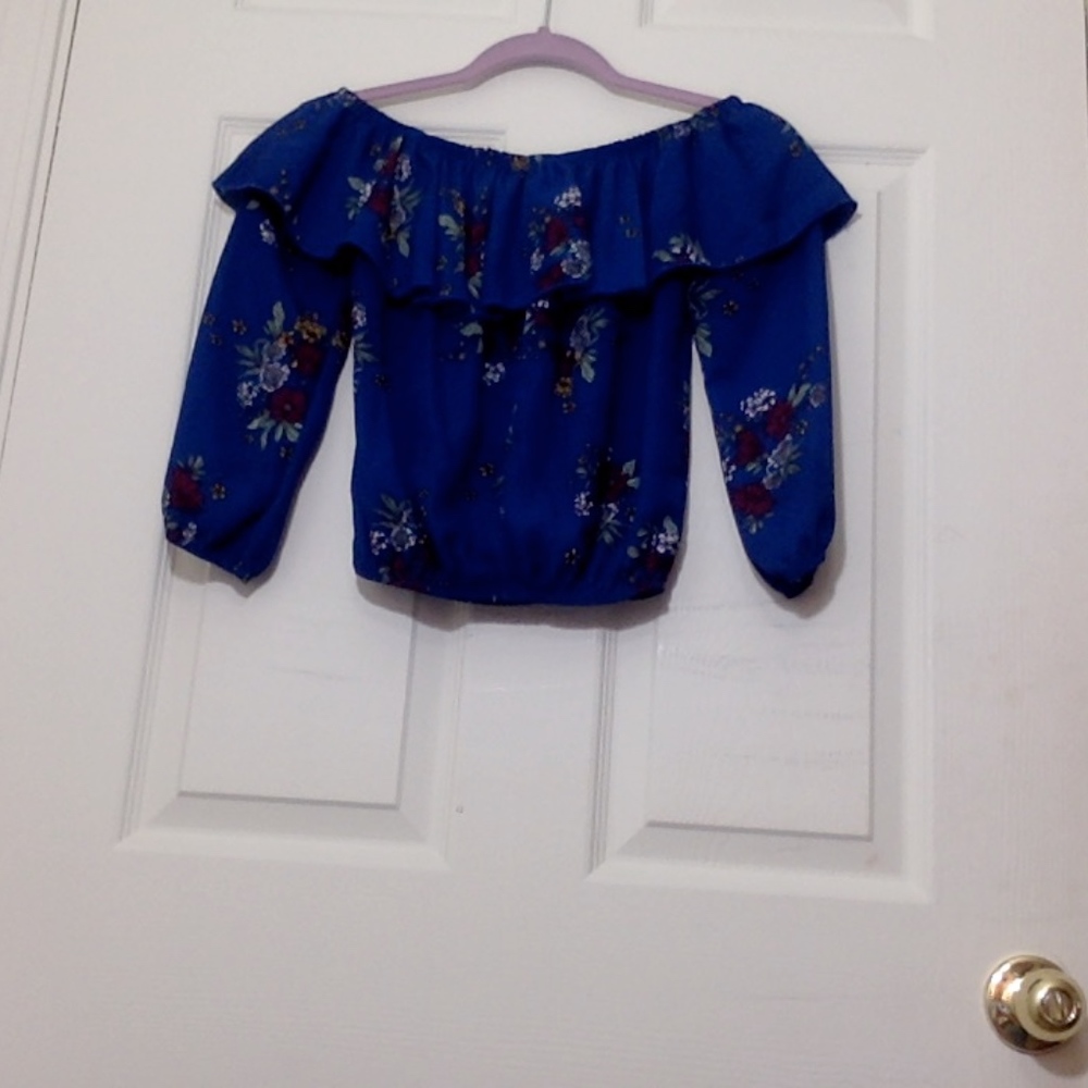 cute blouse - Picture 2 of 2